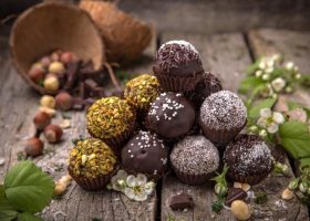 طريقة عمل حلى كرات الأوريو بثلاث مكونات