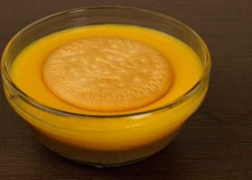 طريقة عمل كاسترد بالبسكويت