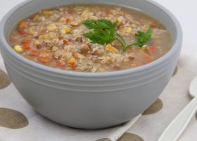 طريقة عمل شوربة عدس بالكينوا