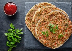 طريقة عمل تورتيلا باللحم المفروم