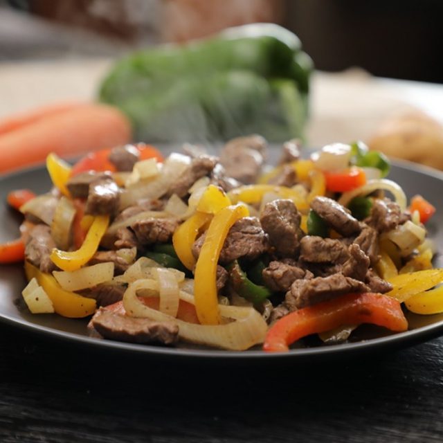 طريقة عمل فيليه اللحم بالفلفل الملون