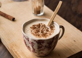 طريقة عمل السحلب بالنشا والحليب