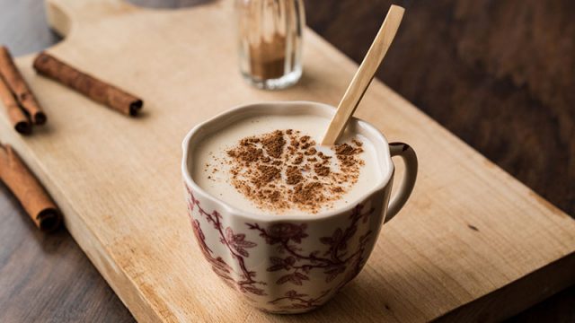 طريقة عمل السحلب بالنشا والحليب