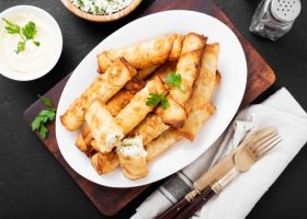 طريقة عمل خبز رقاق بالجبن