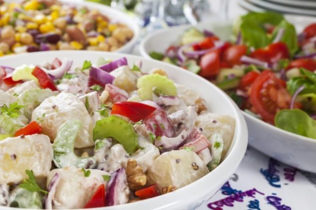 طريقة عمل سلطة كرات البطاطس