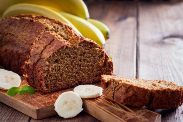 طريقة عمل كيك الشوفان بالموز والجوز