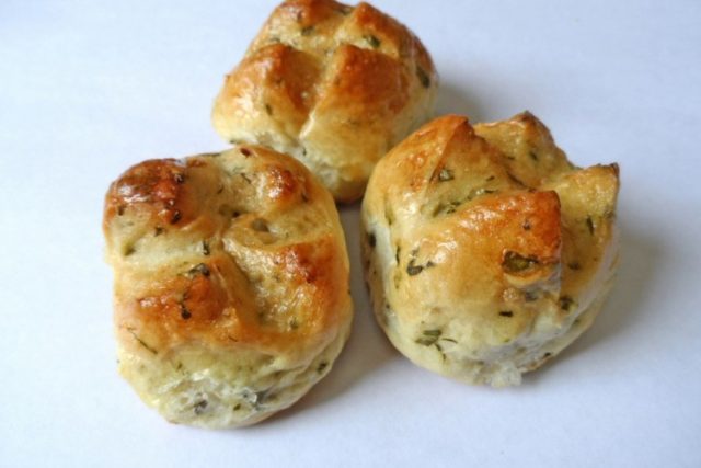 طريقة عمل خبز الأعشاب