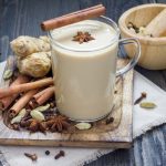طريقة عمل حليب بالزنجبيل والهيل