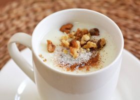 طريقة عمل سحلب بالجوز والقرفة