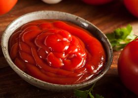 طريقة عمل الكاتشب بالصلصة الجاهزة