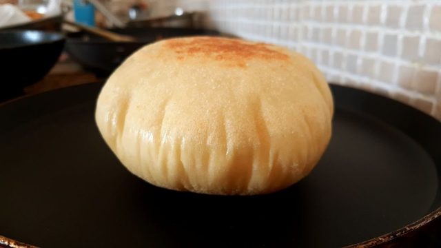 طريقة عمل خبز المقلاة المنفوخ
