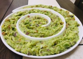 طريقة عمل غواكامولي الافوكادو