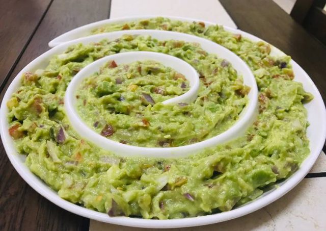 طريقة عمل غواكامولي الافوكادو
