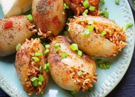 طريقة عمل محشي بصل بدبس الرمان