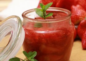 طريقة عمل كومبوت الفراولة