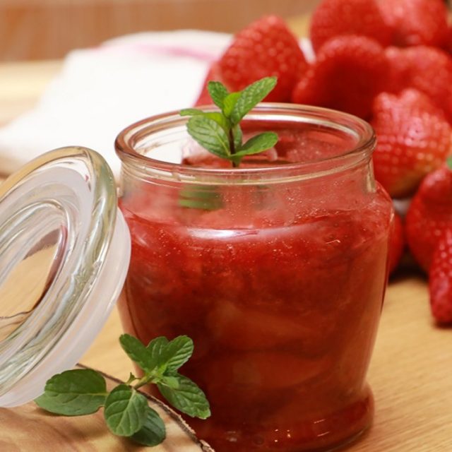 طريقة عمل كومبوت الفراولة