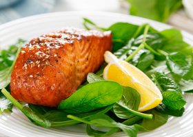 طريقة عمل سلمون مشوي بالصويا صوص للرجيم