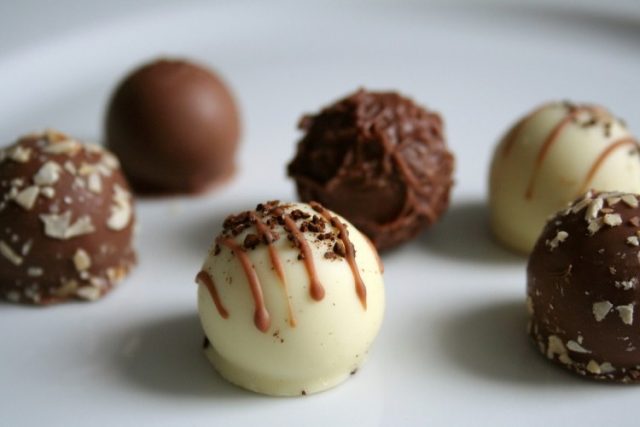 طريقة عمل كرات التيراميسو