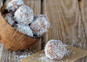 طريقة عمل كرات السميد بدون فرن