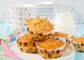 طريقة عمل كب كيك الأناناس وجوز الهند