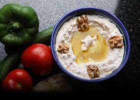 طريقة عمل لبنة بالشطة والجوز