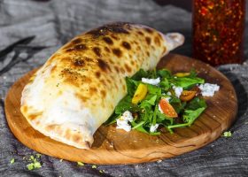 طريقة عمل فطيرة البيتزا المحشية