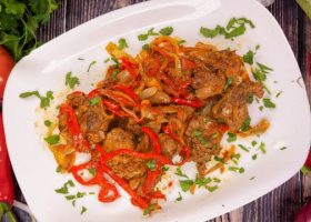 طريقة عمل الكبده بالبصل والفلفل