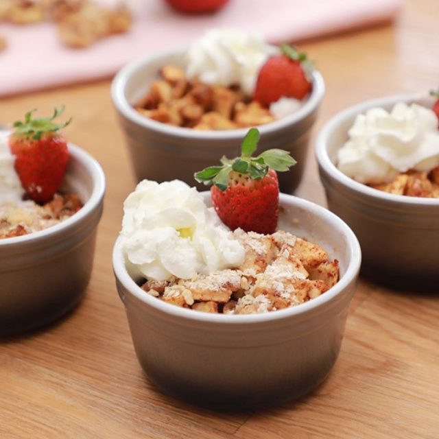 طريقة عمل كرامبل التفاح بدون بيض