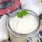 طريقة عمل صوص الثوم والزبادي