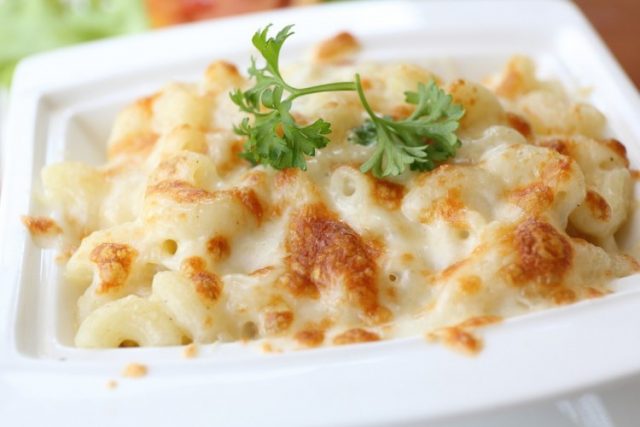 طريقة عمل مكرونة بيضاء بالحليب