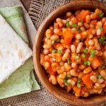 طريقة عمل فاصوليا بيضاء بالطماطم
