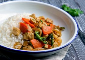 طريقة عمل ايدام صيني بالدجاج والخضار