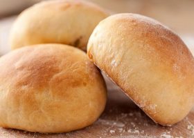 طريقة عمل خبز البطاطس للبرجر