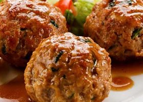 طريقة عمل طاجن كرات اللحم بالفرن