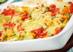 طريقة عمل صينية خضار بالبشاميل