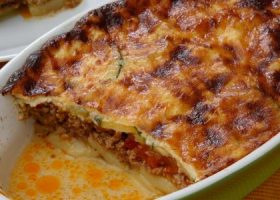 طريقة عمل المسقعة باللحم المفروم