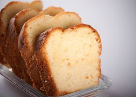 طريقة عمل كيك الزبادي بدون بيض