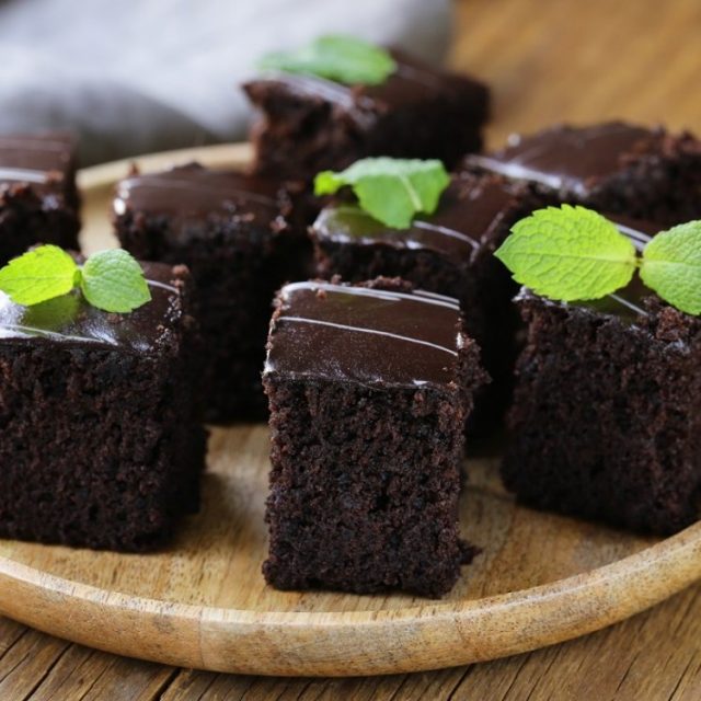 طريقة عمل كيكة الكولا والكاكاو