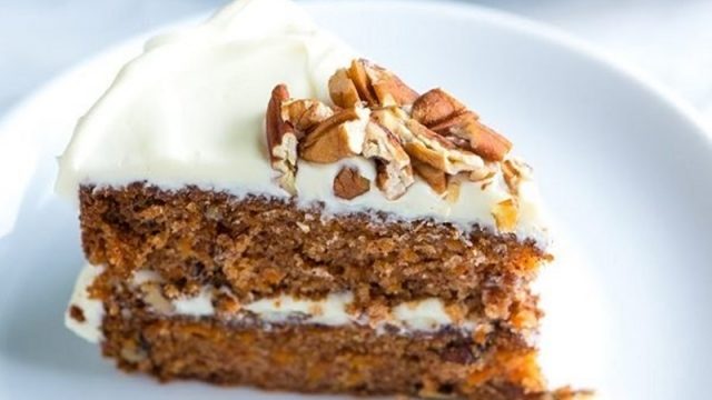 طريقة عمل كيكة الجزر والجوز بالصوص