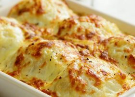 طريقة عمل صينية الدجاج بصلصة البشاميل