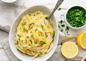طريقة عمل مكرونة بالليمون والكريمة