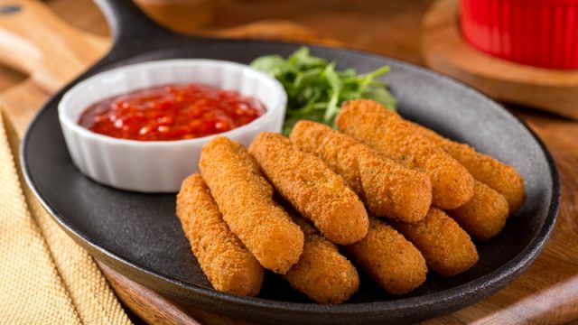 طريقة عمل أصابع البطاطس بالجبن