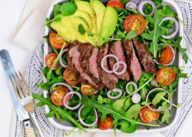 طريقة عمل سلطة ستيك بالجرجير