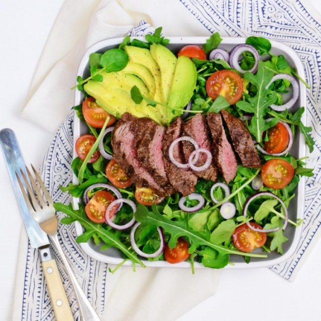 طريقة عمل سلطة ستيك بالجرجير