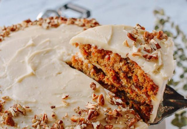 طريقة عمل كيكة الشوفان بالجزر