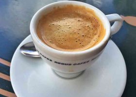 طريقة عمل القهوة الفرنسية بالحليب