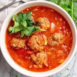 طريقة عمل شوربة كرات اللحم بالطماطم