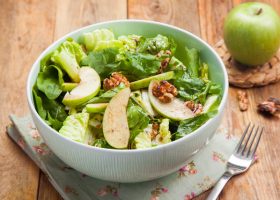 طريقة عمل سلطة التفاح الأخضر