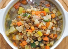 طريقة عمل شوربة العدس البني بالبطاطس