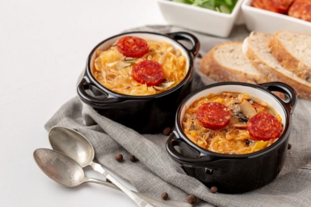 طريقة عمل شوربة الملفوف المدخن